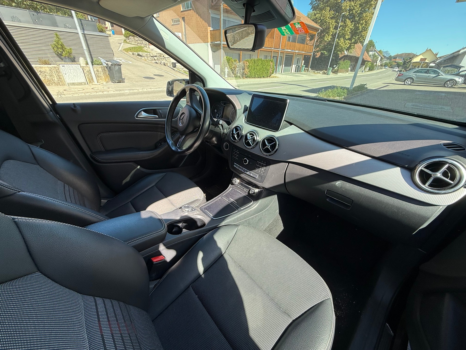 MERCEDES-BENZ B Electric Drive-image-7