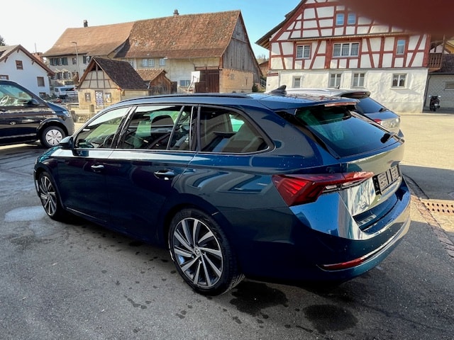 SKODA Octavia Combi 2.0 TDI Style 4x4 DSG-image-3
