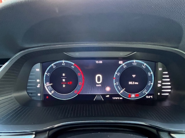SKODA Octavia Combi 2.0 TDI Style 4x4 DSG-image-10