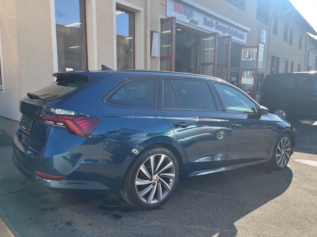 SKODA Octavia Combi 2.0 TDI Style 4x4 DSG-image-2