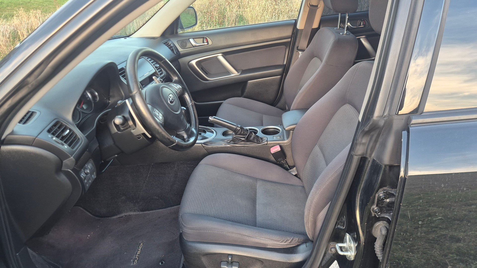 SUBARU Outback 2.5i AWD Swiss Automatic-image-4