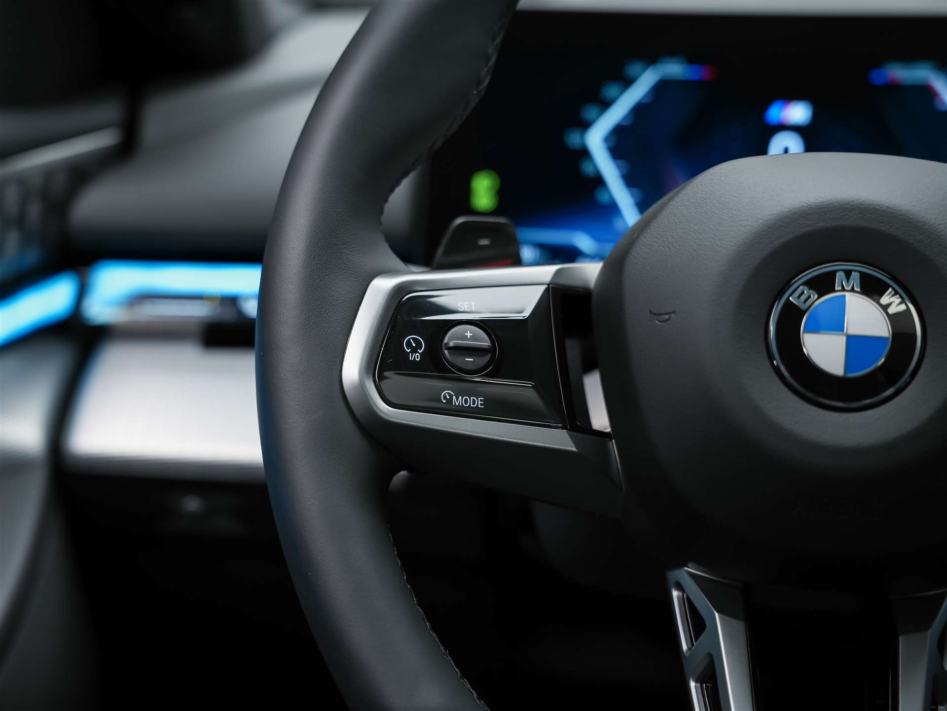 BMW 520d xDrive M Sport Pro Steptronic *Werksgarantie*Iconic Glow*Panorama*Head Up*-image-29