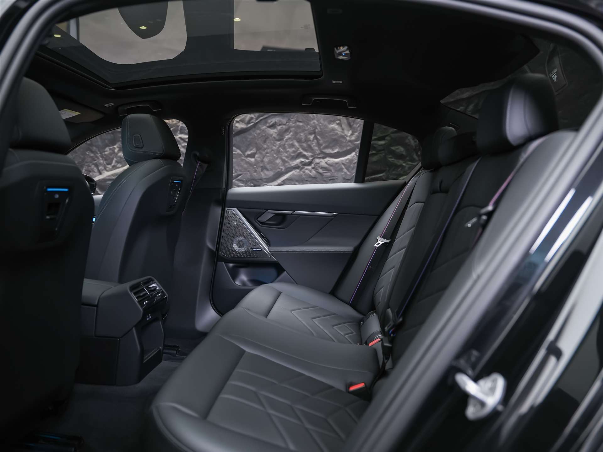 BMW 520d xDrive M Sport Pro Steptronic *Werksgarantie*Iconic Glow*Panorama*Head Up*-image-13