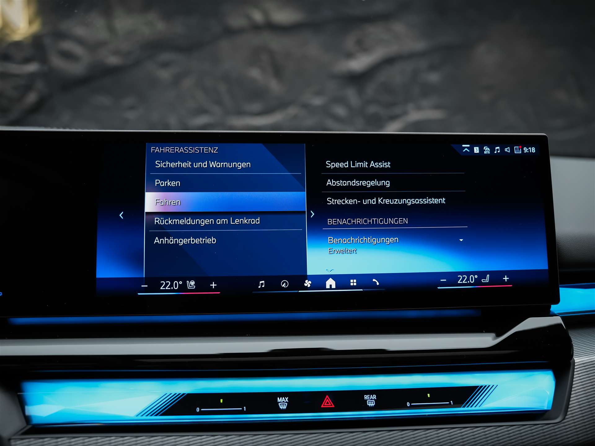 BMW 520d xDrive M Sport Pro Steptronic *Werksgarantie*Iconic Glow*Panorama*Head Up*-image-39