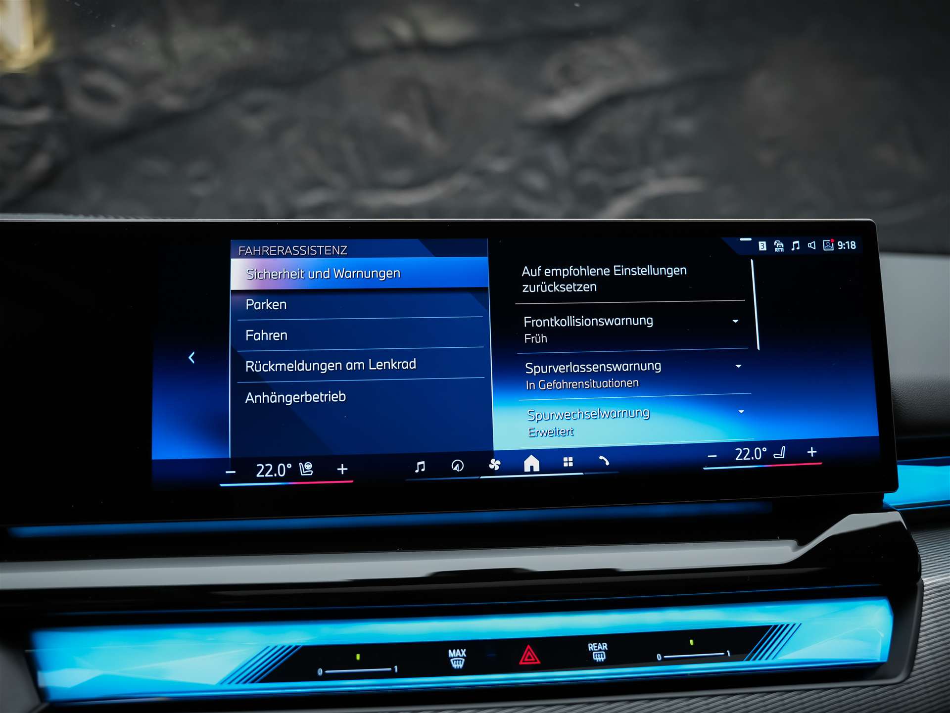 BMW 520d xDrive M Sport Pro Steptronic *Werksgarantie*Iconic Glow*Panorama*Head Up*-image-37