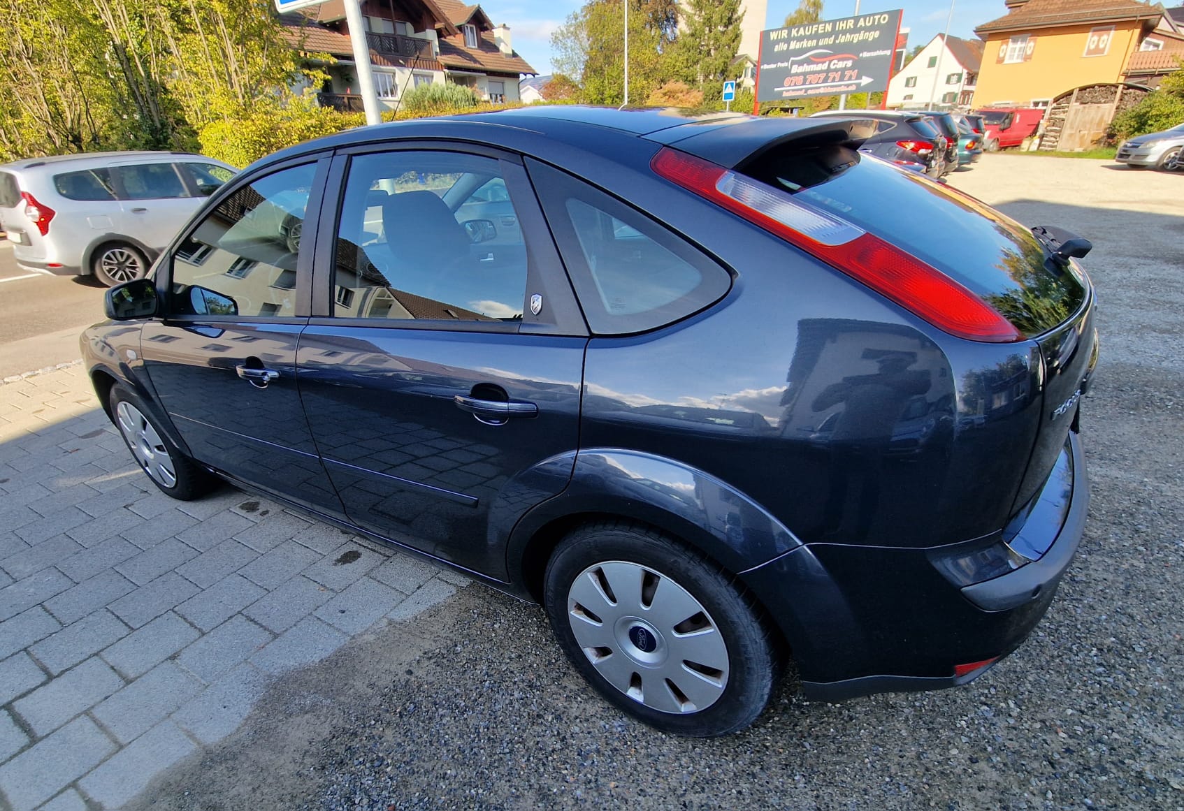 FORD Focus 2.0i Ghia-image-5