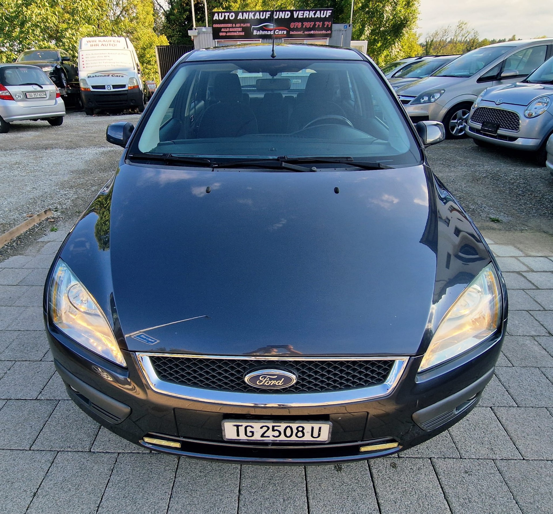 FORD Focus 2.0i Ghia-image-13
