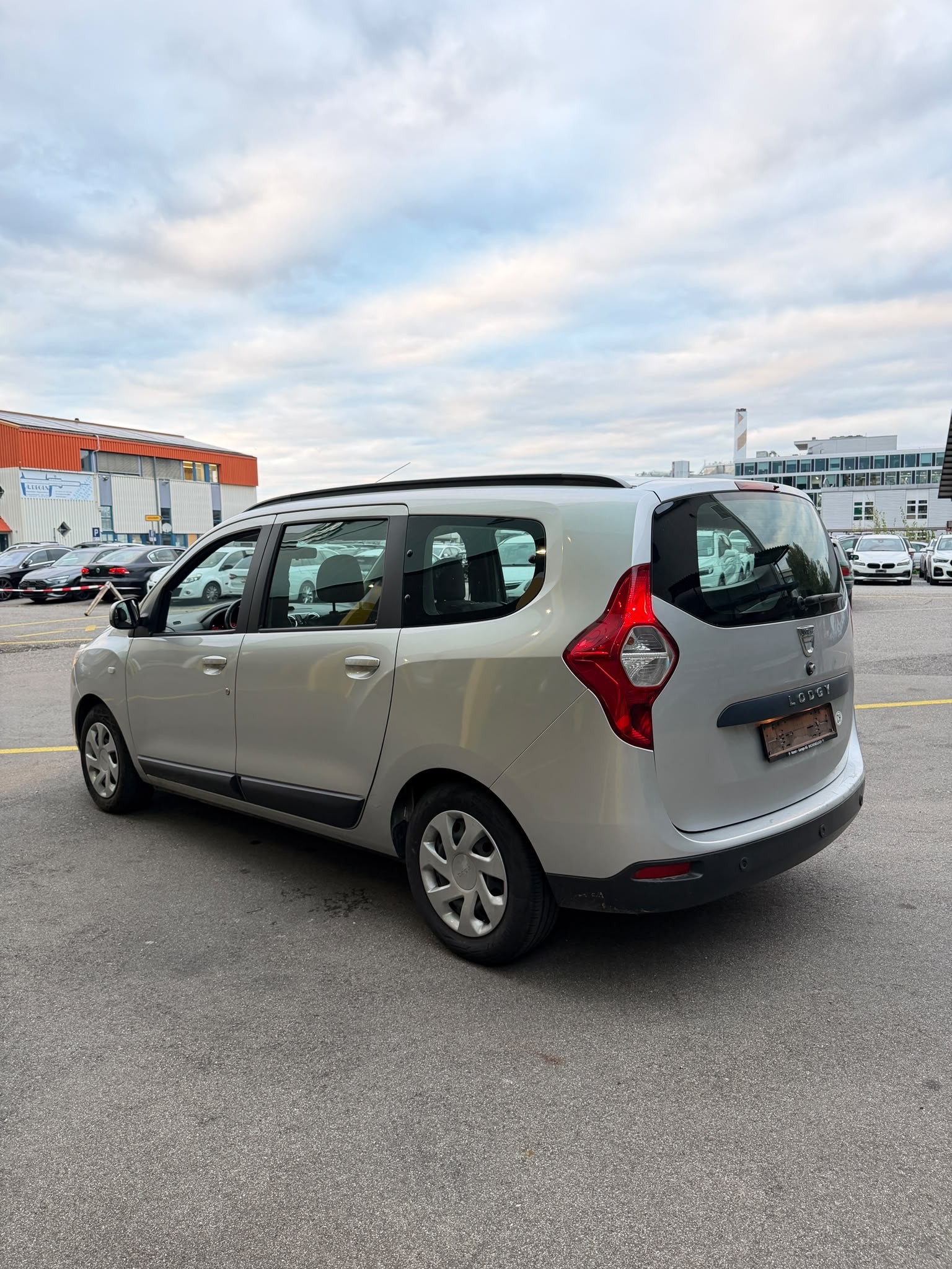 DACIA Lodgy 1.5 dCi Lauréate 7PL-image-4