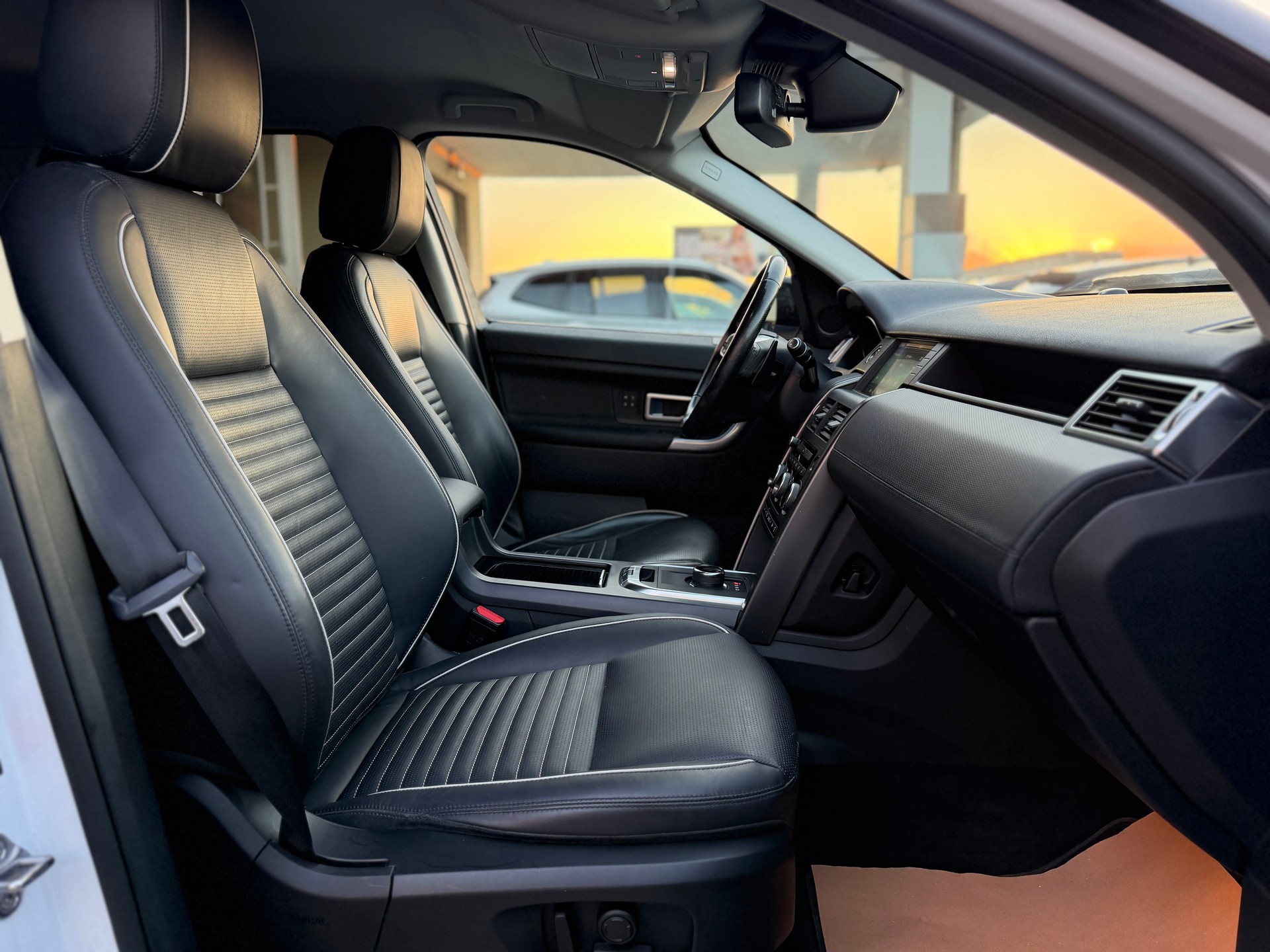 LAND ROVER Discovery Sport 2.0 Si4 HSE AT9-image-13