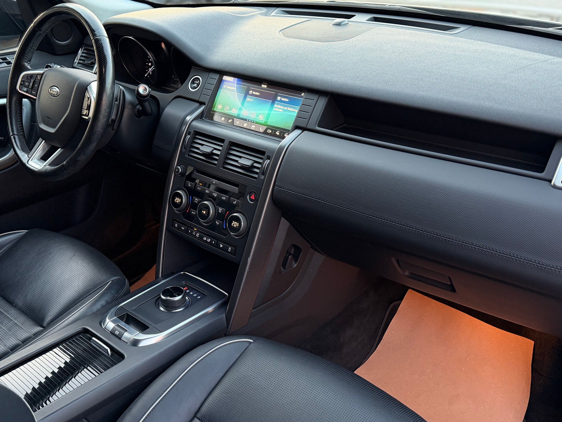 LAND ROVER Discovery Sport 2.0 Si4 HSE AT9-image-14