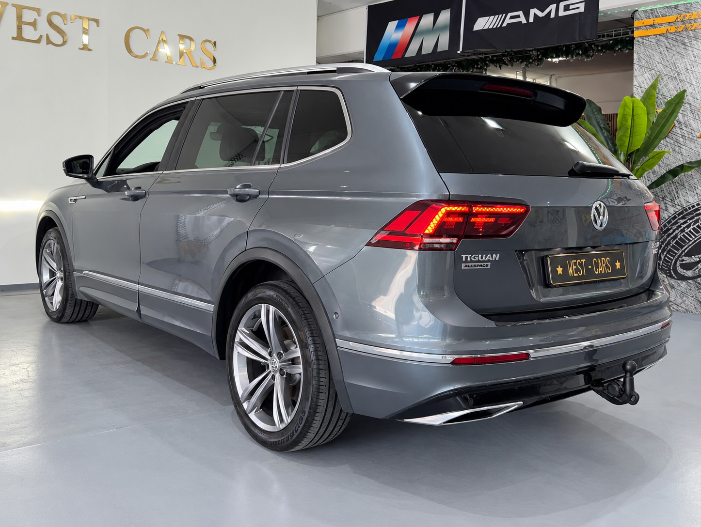 VW Tiguan Allspace 2.0TSI R-Line 4Motion DSG-image-4