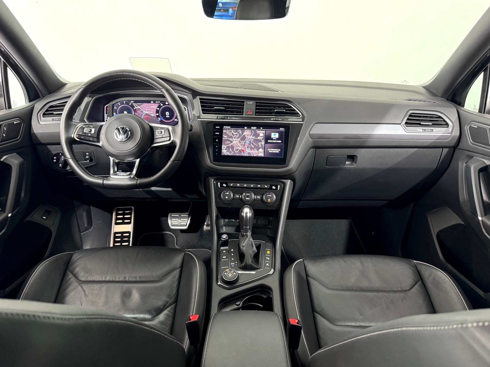 VW Tiguan Allspace 2.0TSI R-Line 4Motion DSG-image-6