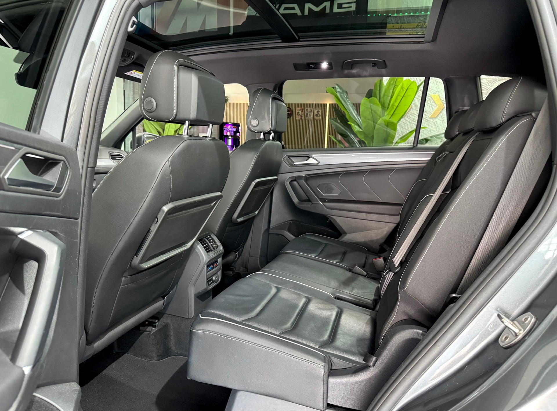 VW Tiguan Allspace 2.0TSI R-Line 4Motion DSG-image-8