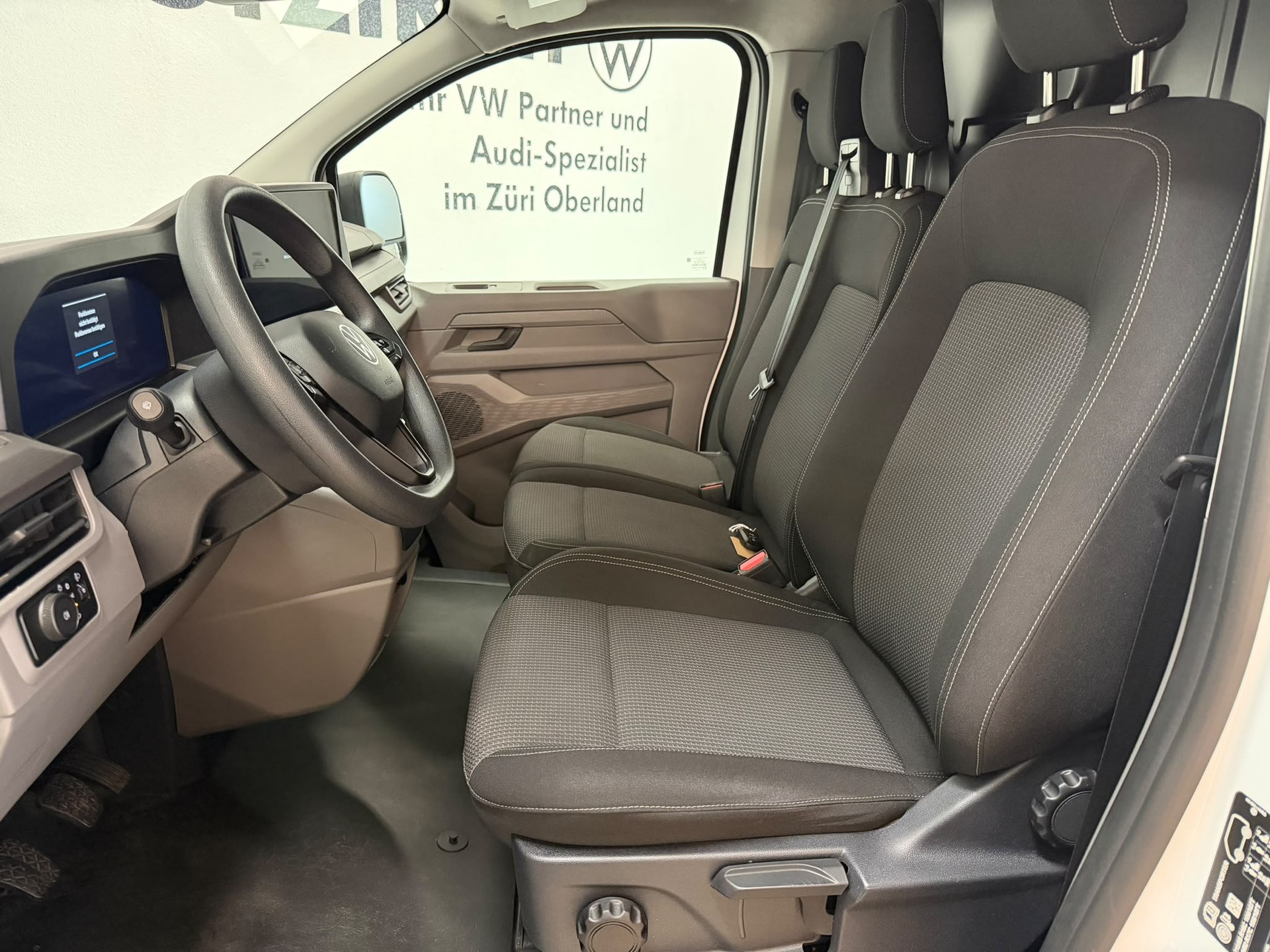 VW Transporter 2.0 TDI Lang-image-5