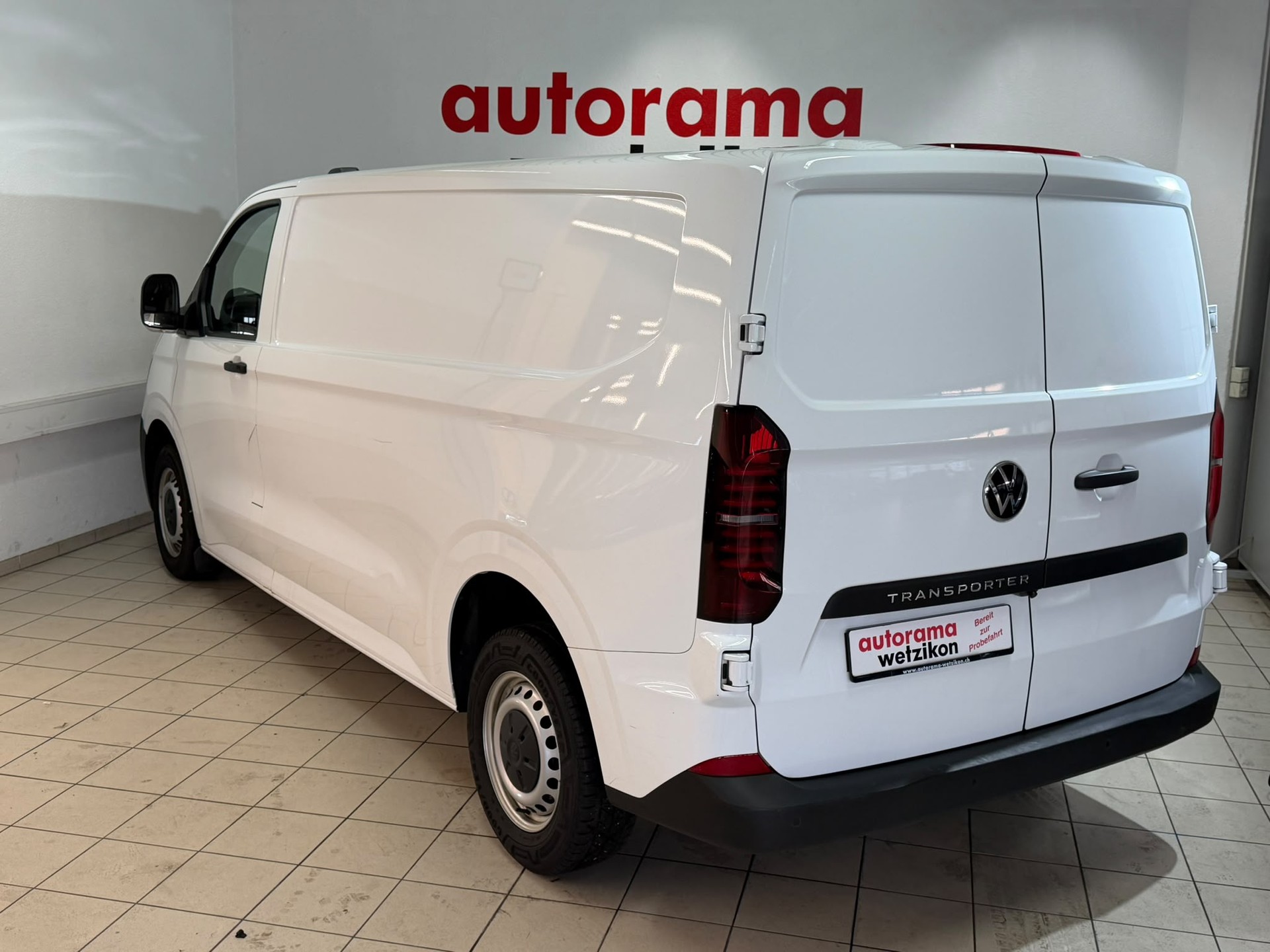 VW Transporter 2.0 TDI Lang-showroom-element-2