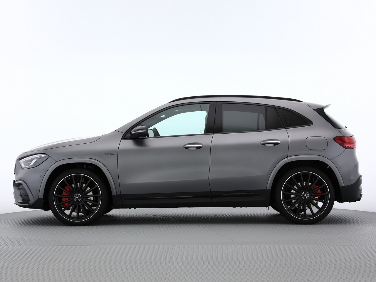 MERCEDES-BENZ GLA AMG 35 4Matic 8G-DCT-image-2