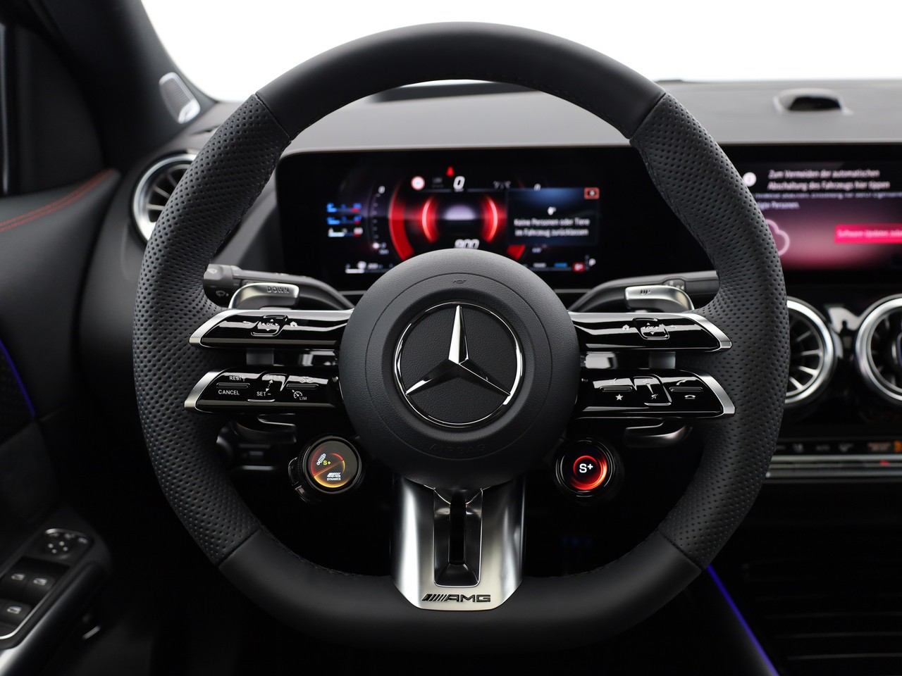 MERCEDES-BENZ GLA AMG 35 4Matic 8G-DCT-image-11