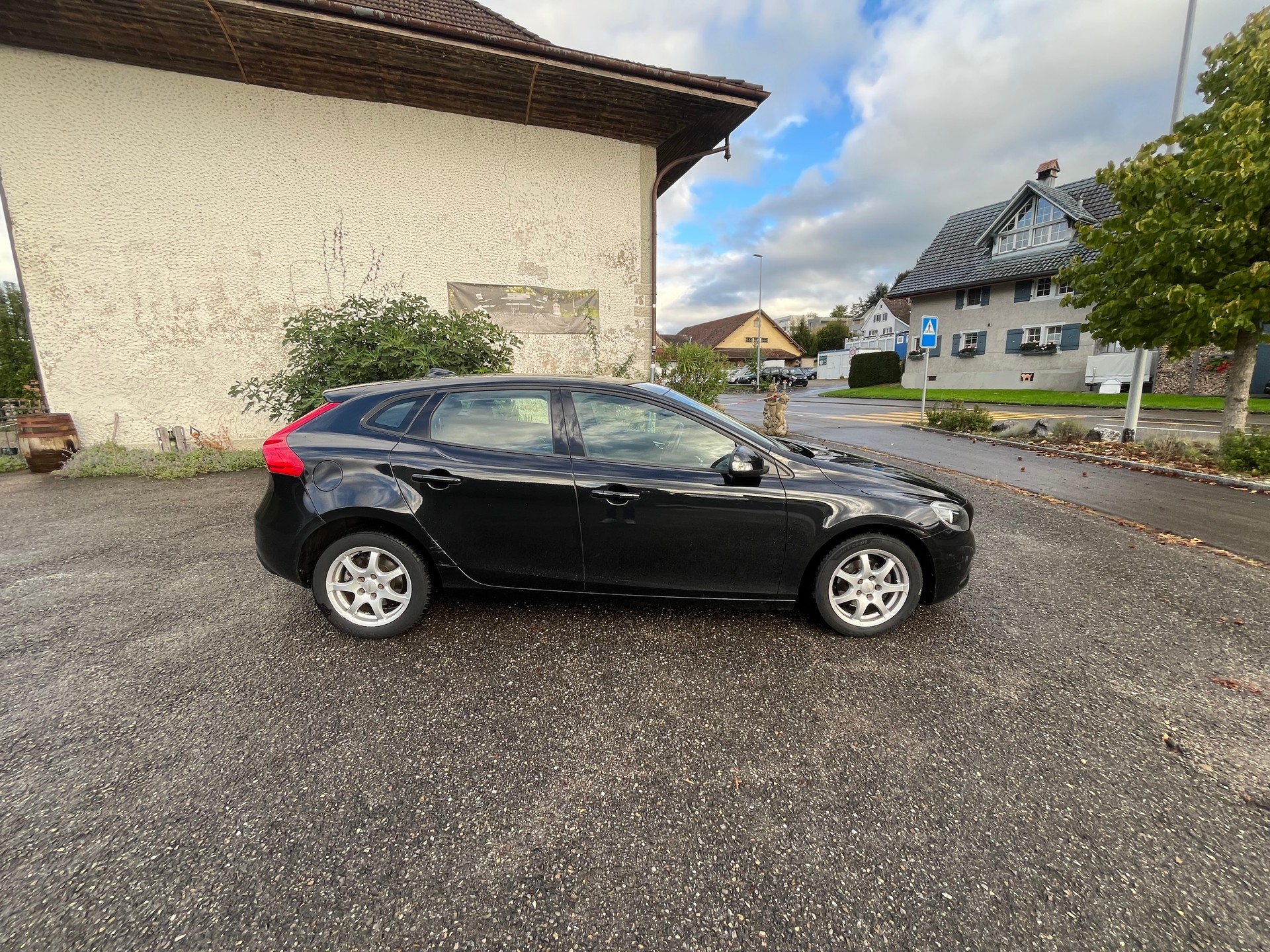 VOLVO V40 D2-image-3