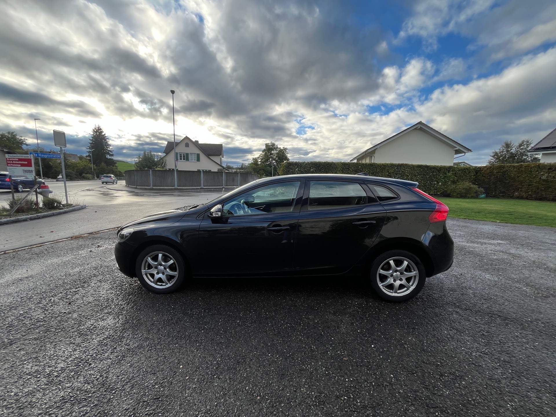 VOLVO V40 D2-image-4