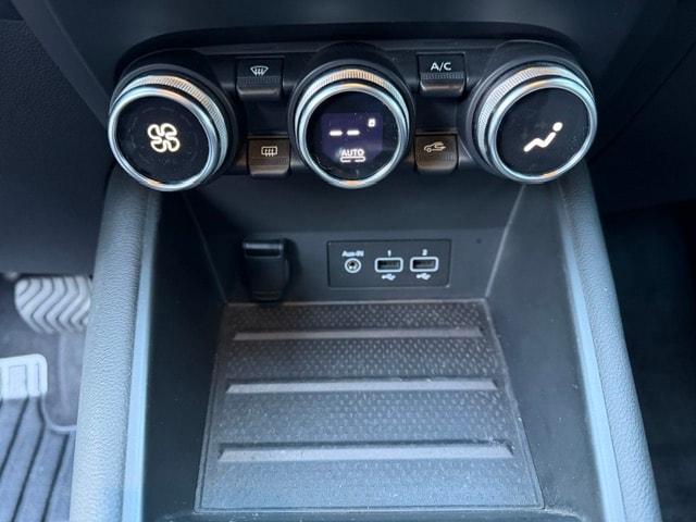RENAULT Captur 1.6 E-Tech 160 Intens DHT-image-16