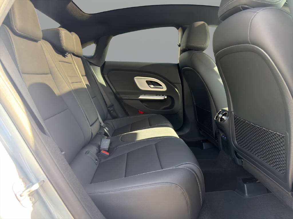 MERCEDES-BENZ CLA 220 AMG Line 4matic-image-13