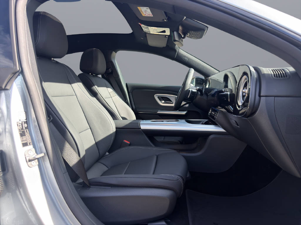 MERCEDES-BENZ CLA 220 AMG Line 4matic-image-15