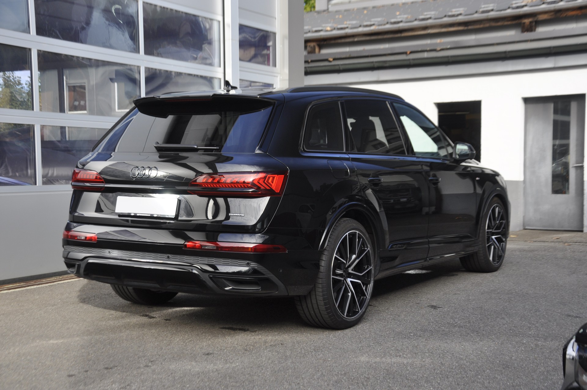 AUDI Q7 50 TDI quattro S Line tiptronic I 7 Plätze I Anhängerkupplung I Standheizung-image-2