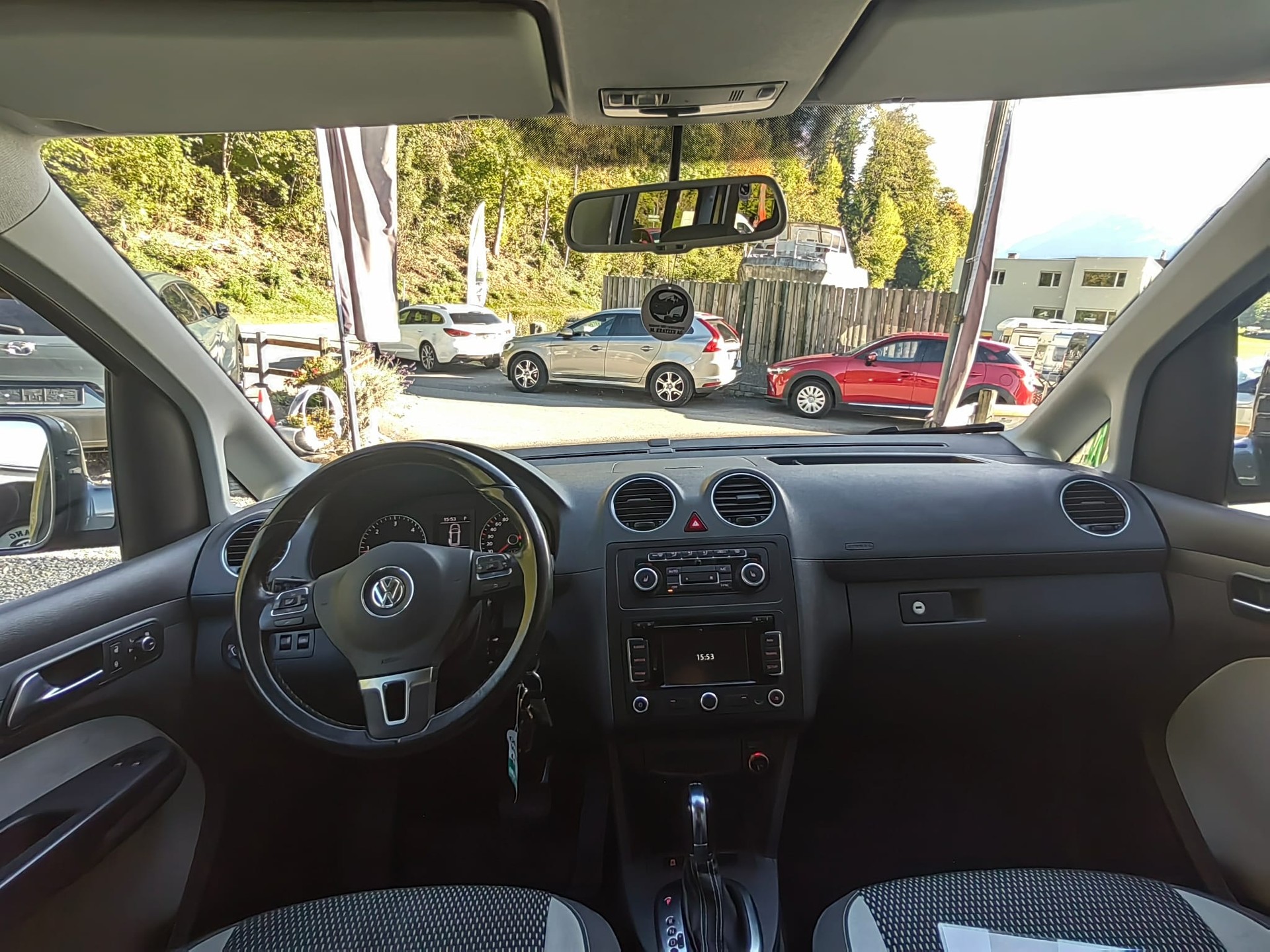 VW CrossCaddy 2.0 TDI 140 DSG 4motion-image-11