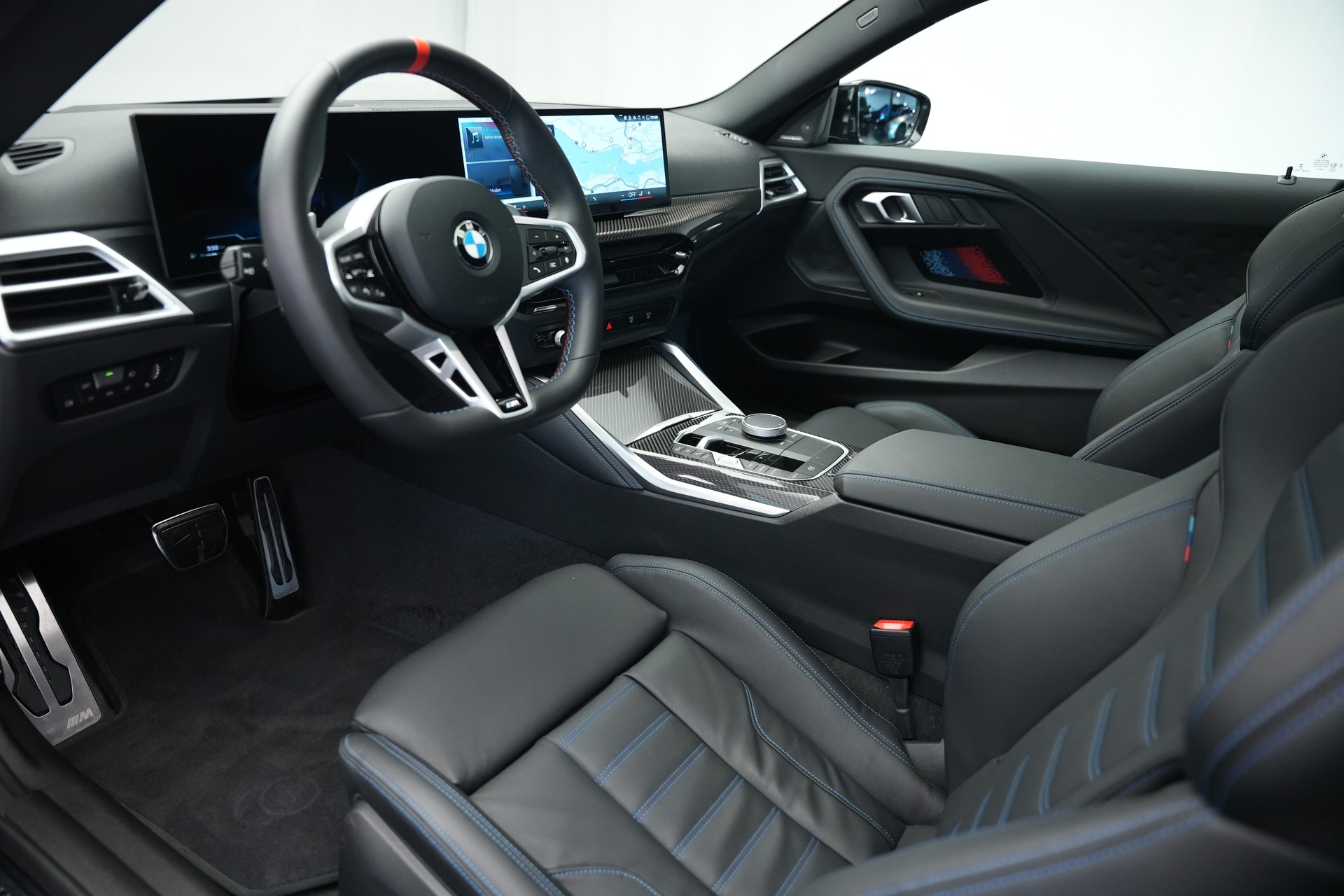 BMW M240i xDrive M Sport Pro Steptronic *CH-Fahrzeug* *Facelift*-image-9