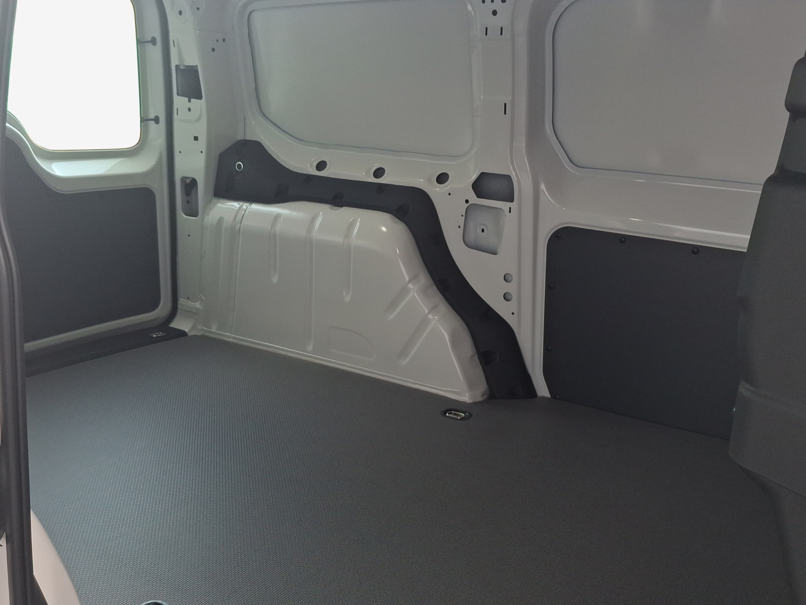 VW Caddy Cargo 1.5TSI Maxi Entry-image-11