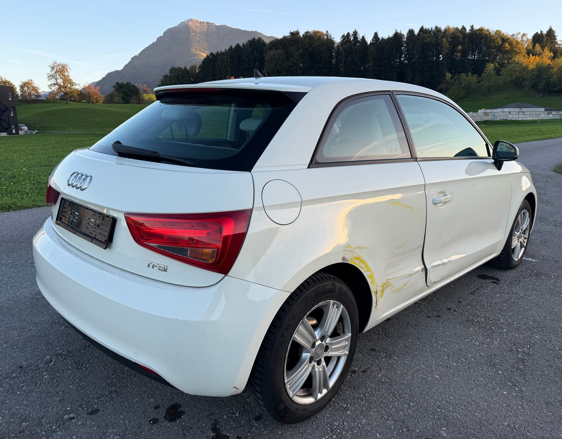 AUDI A1 1.2 TFSI Attraction-image-6