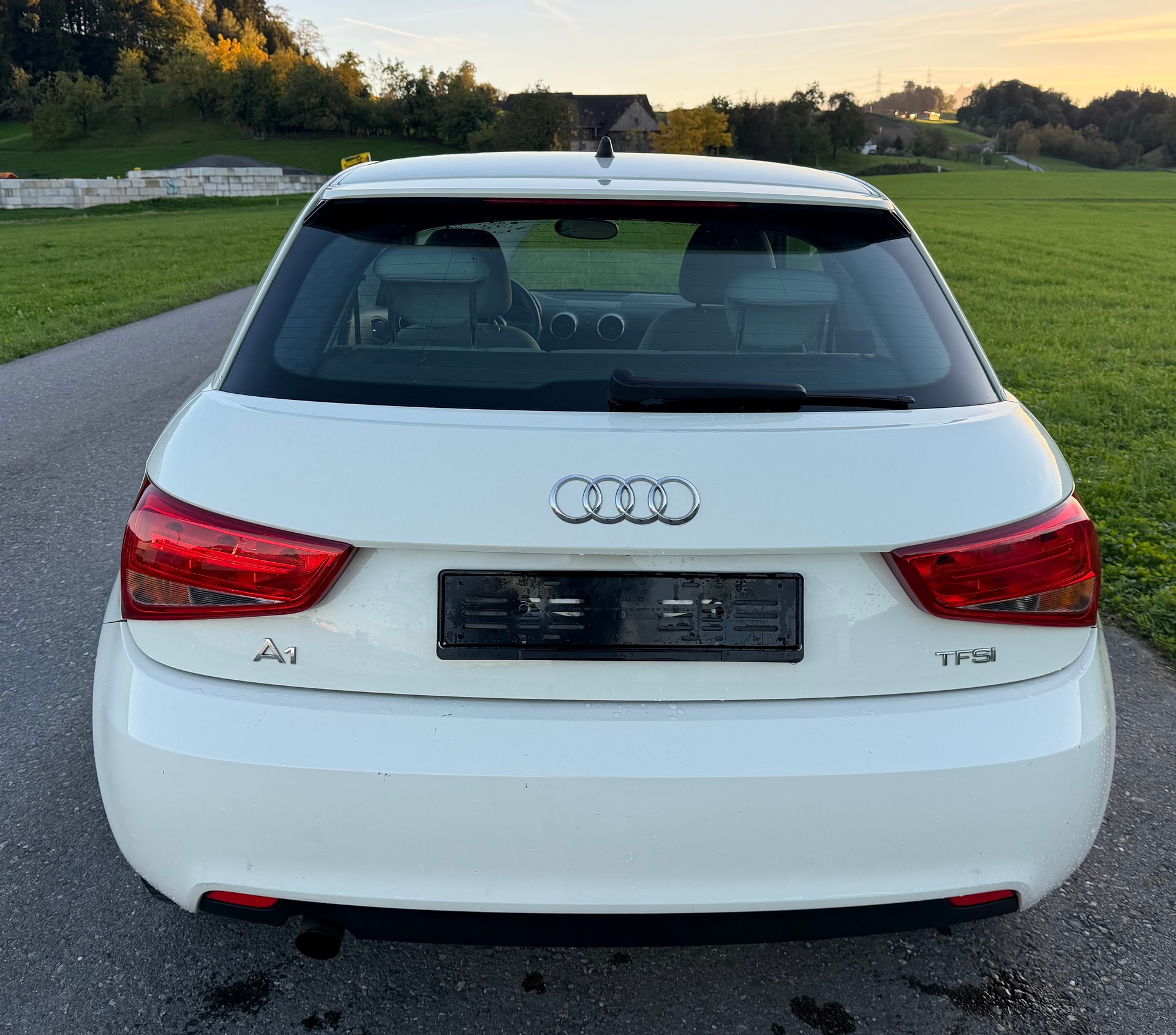 AUDI A1 1.2 TFSI Attraction-image-5