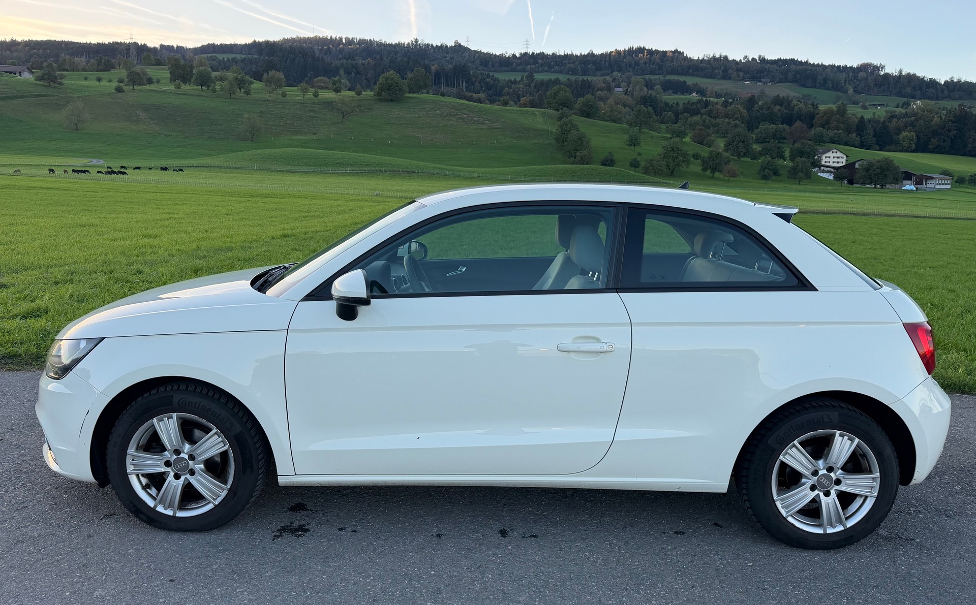 AUDI A1 1.2 TFSI Attraction-image-3
