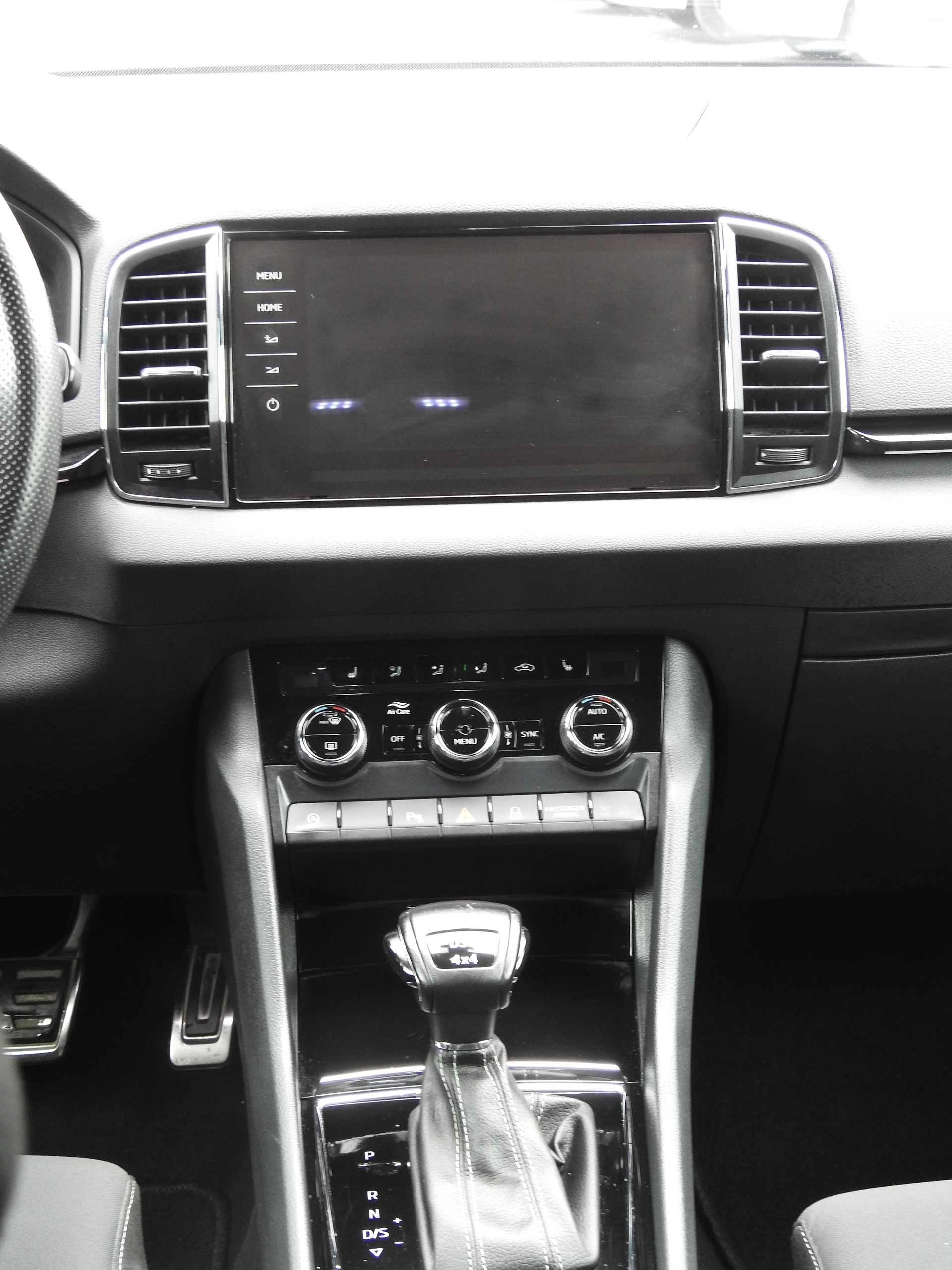 SKODA Karoq 2.0 TSI SportLine 4x4 DSG-image-16