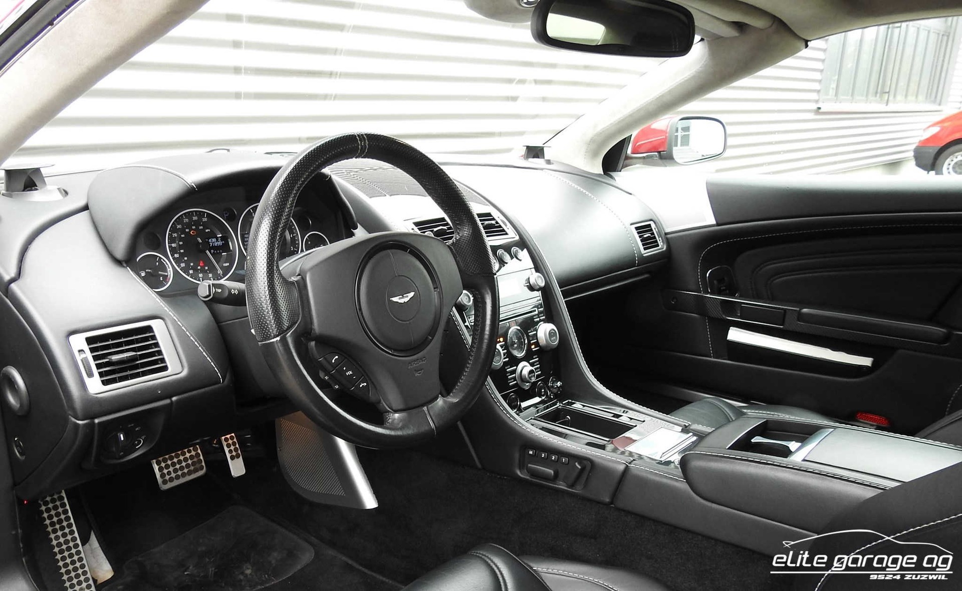 ASTON MARTIN DBS Volante Touchtronic 2-image-7