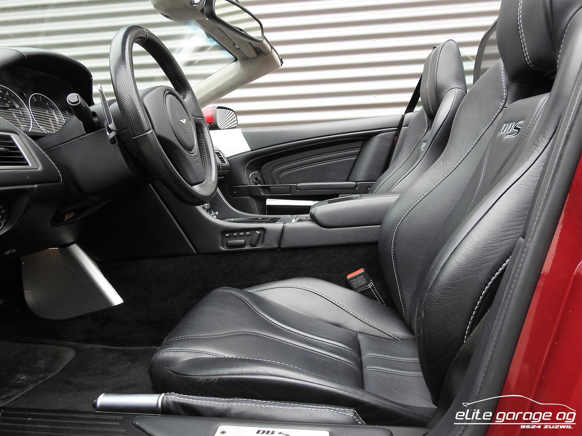 ASTON MARTIN DBS Volante Touchtronic 2-image-8