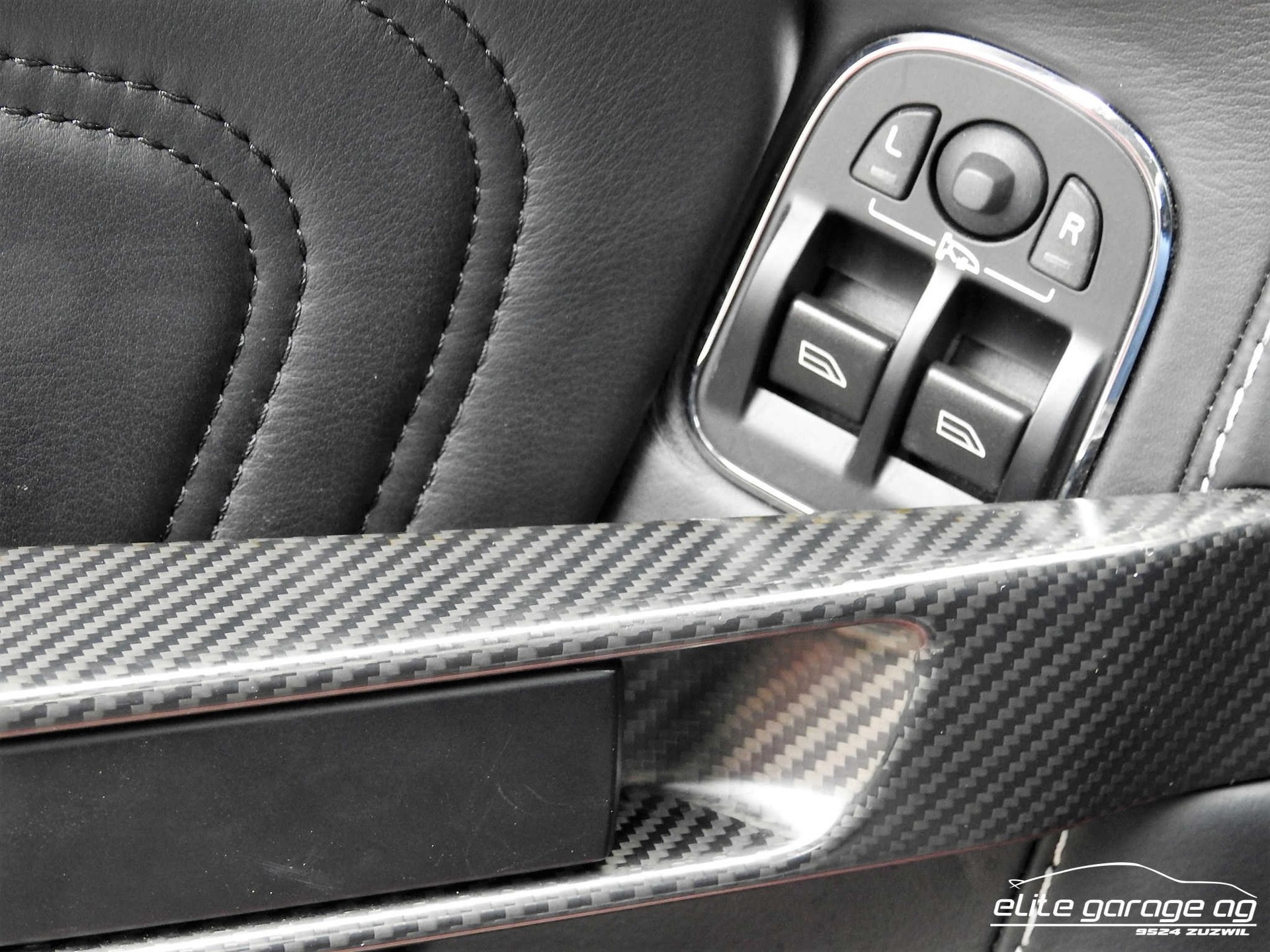 ASTON MARTIN DBS Volante Touchtronic 2-image-12