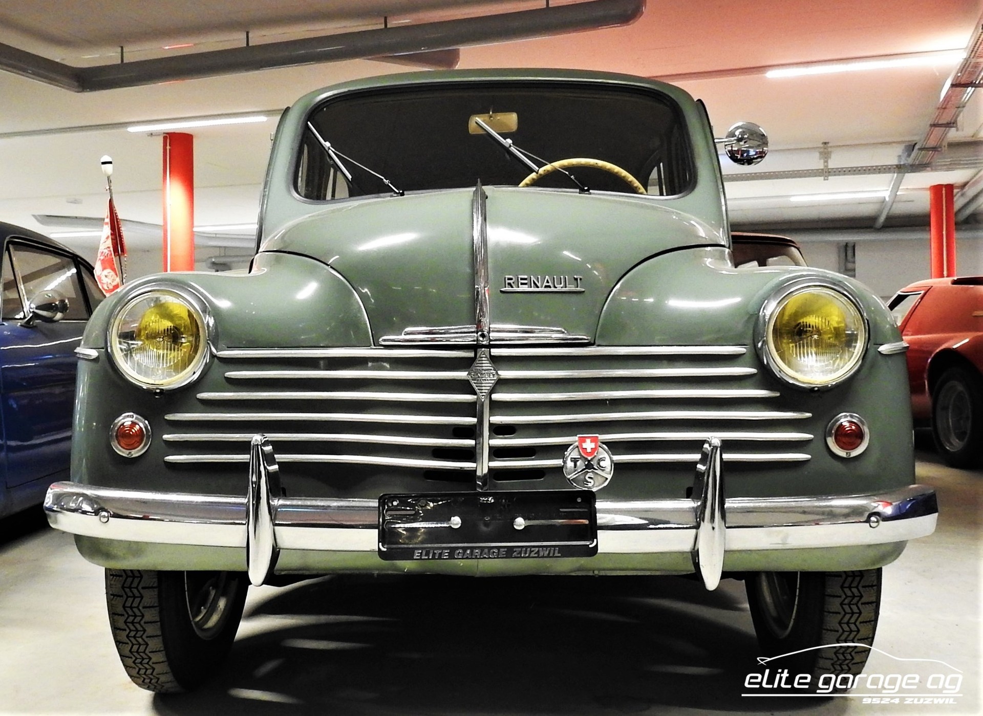 RENAULT 4 CV R 1060-image-1