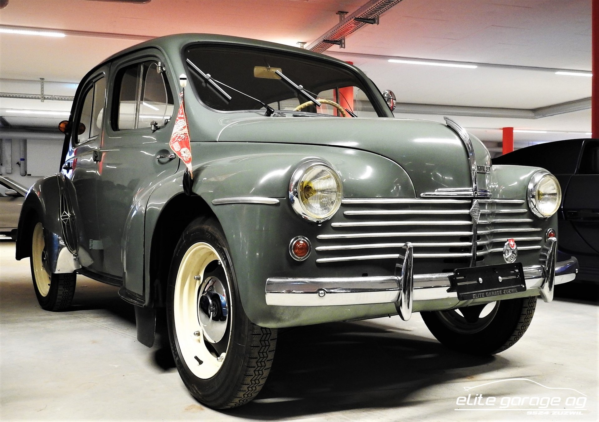 RENAULT 4 CV R 1060-image-2