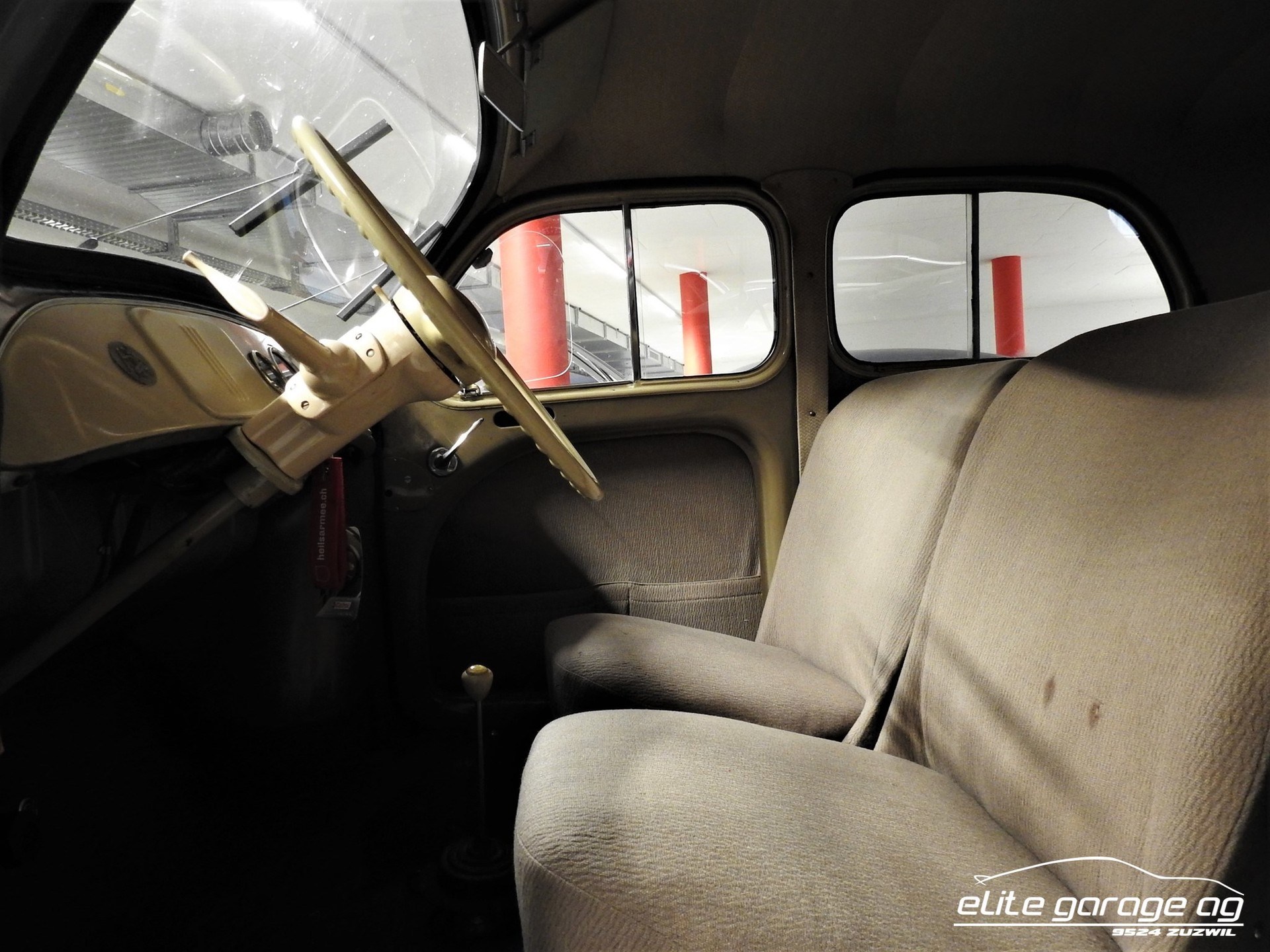 RENAULT 4 CV R 1060-image-9