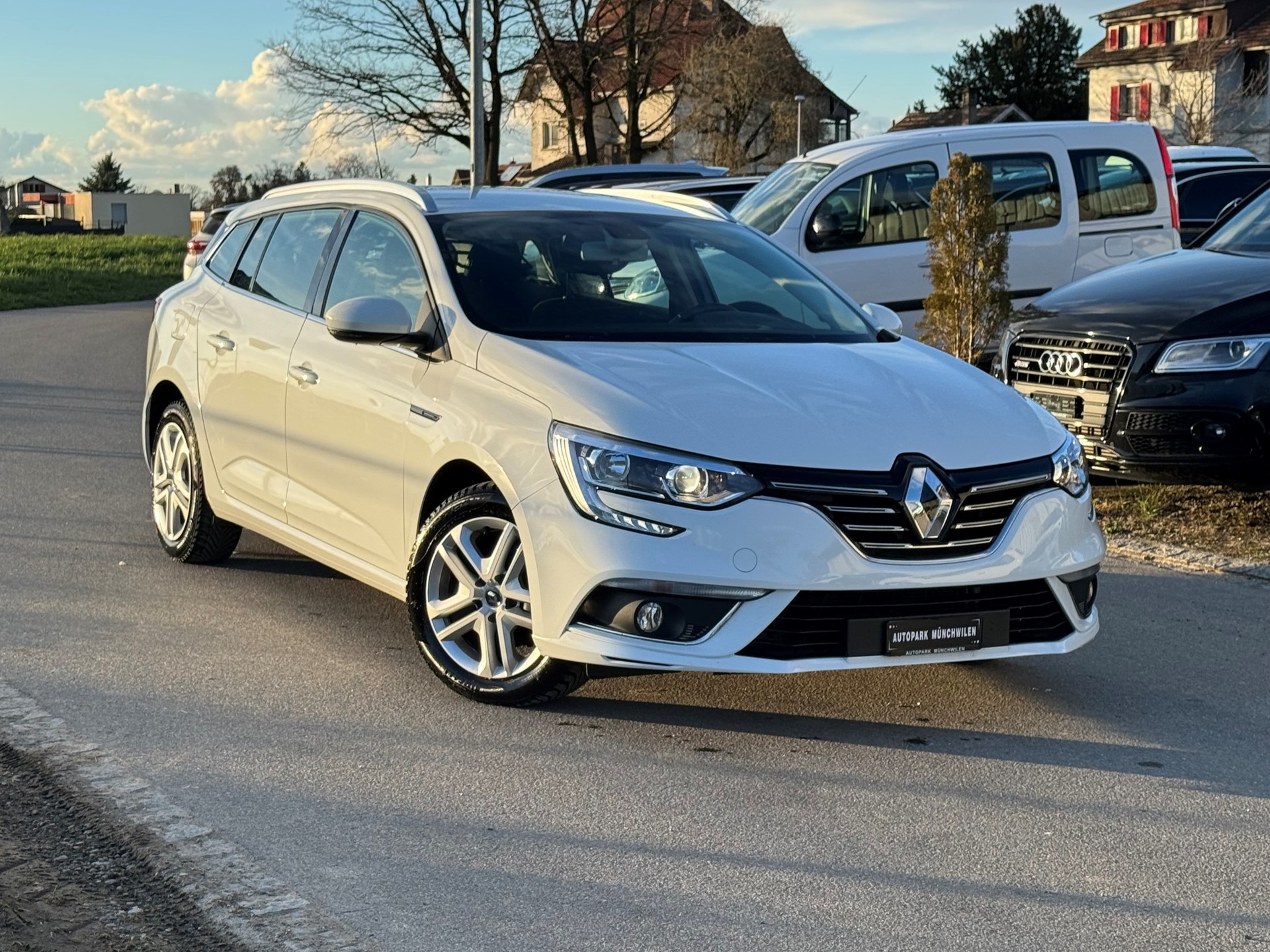 RENAULT Mégane Grandtour 1.5 dCi Business EDC-image-1