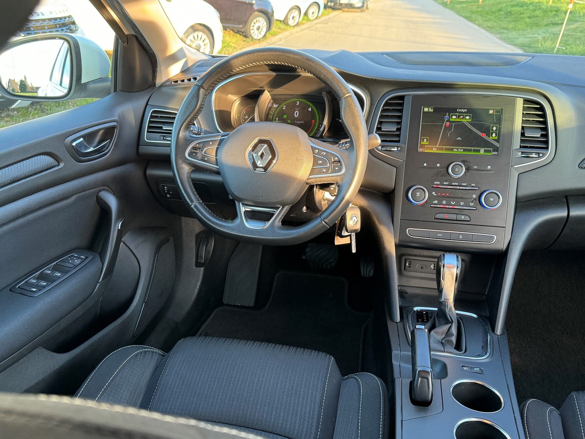 RENAULT Mégane Grandtour 1.5 dCi Business EDC-image-8