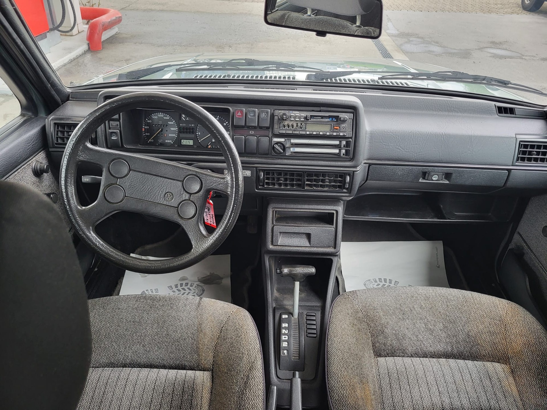 VW Golf 1800 C-image-8