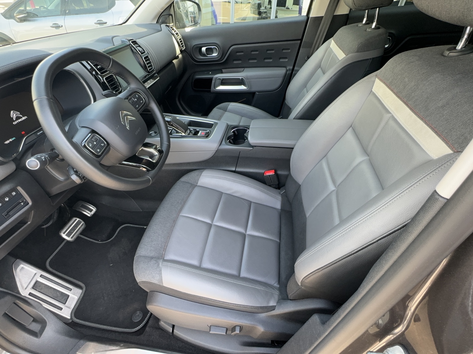 CITROEN C5 Aircross 1.6 PHEV Shine-image-5