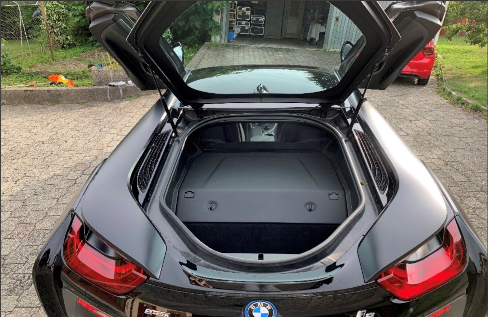 BMW i8 Coupé-image-4