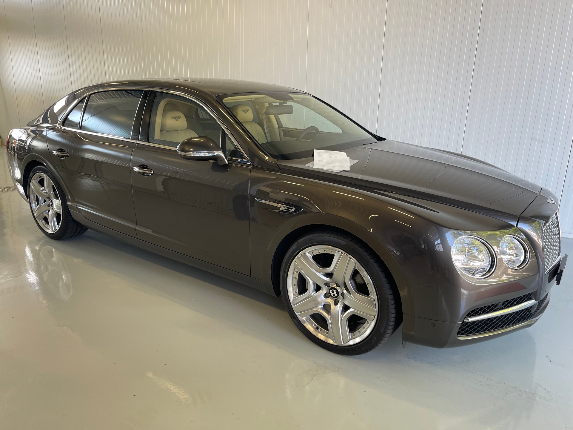 BENTLEY Flying Spur 6.0-image-14