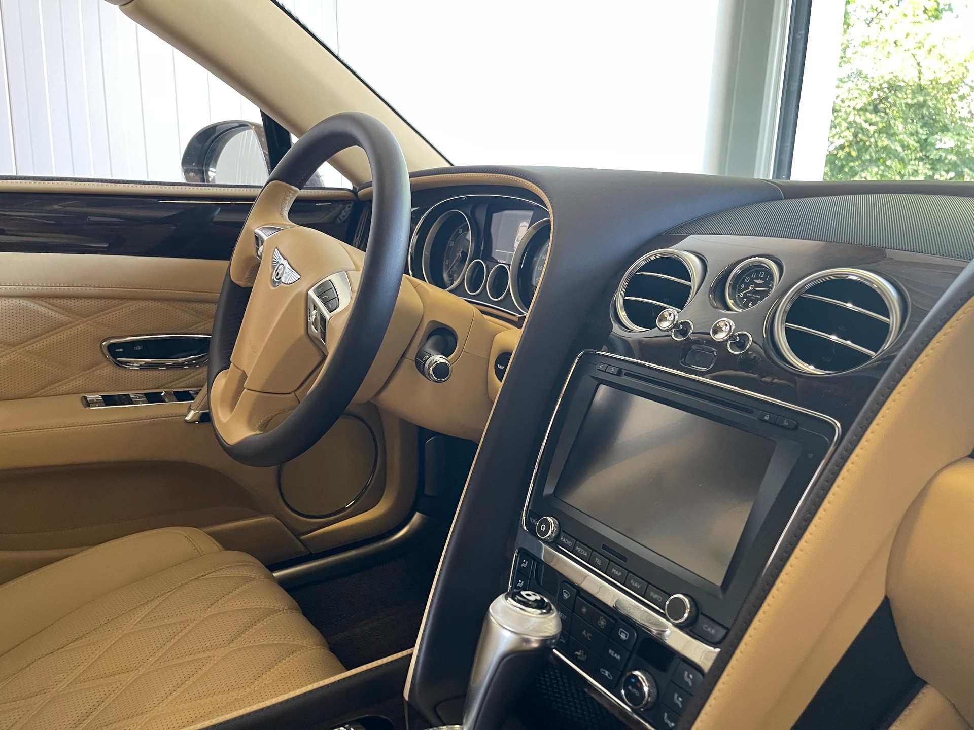 BENTLEY Flying Spur 6.0-image-12