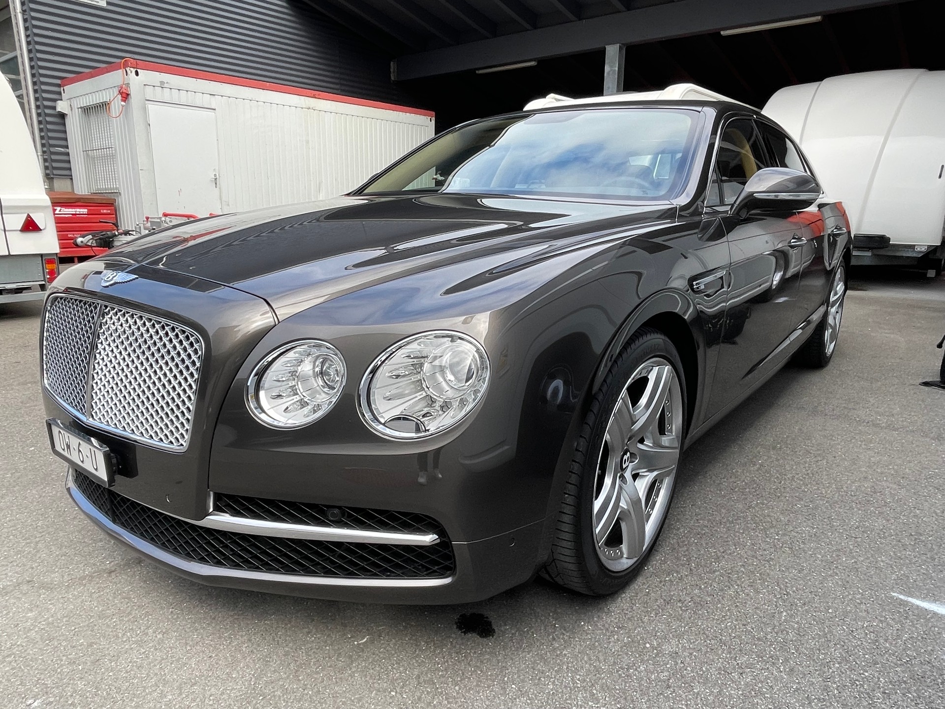 BENTLEY Flying Spur 6.0-image-1