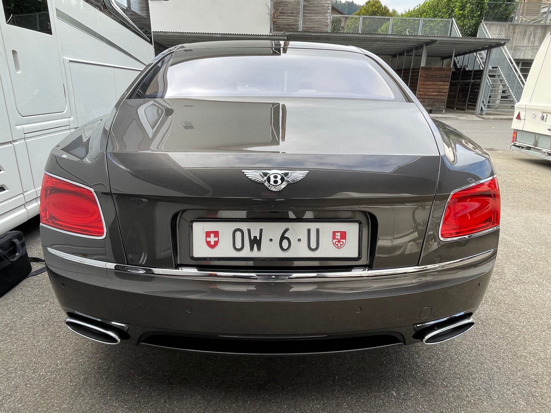 BENTLEY Flying Spur 6.0-image-3