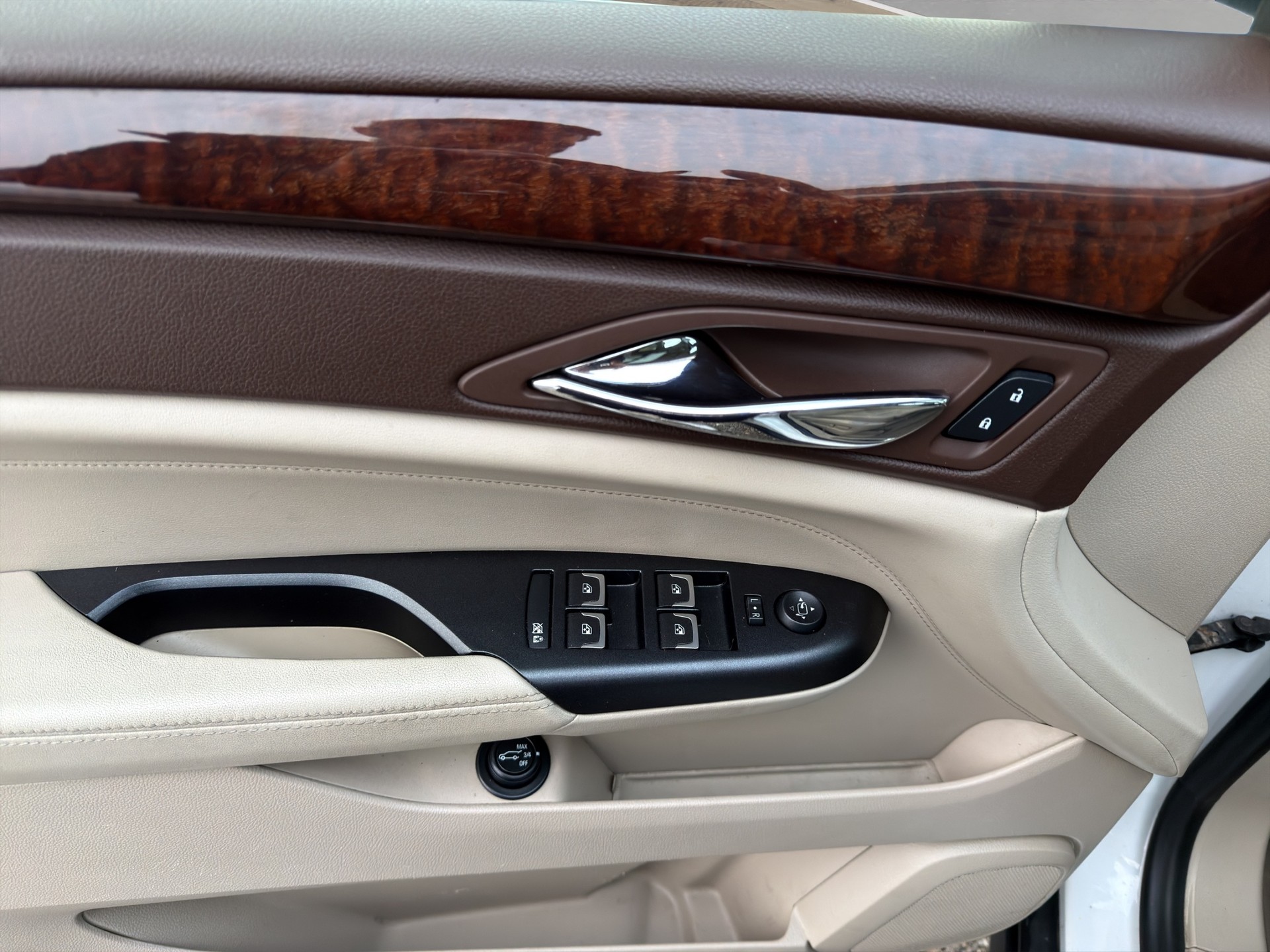 CADILLAC SRX 3.6 V6 Premium 4WD Automatic-image-9